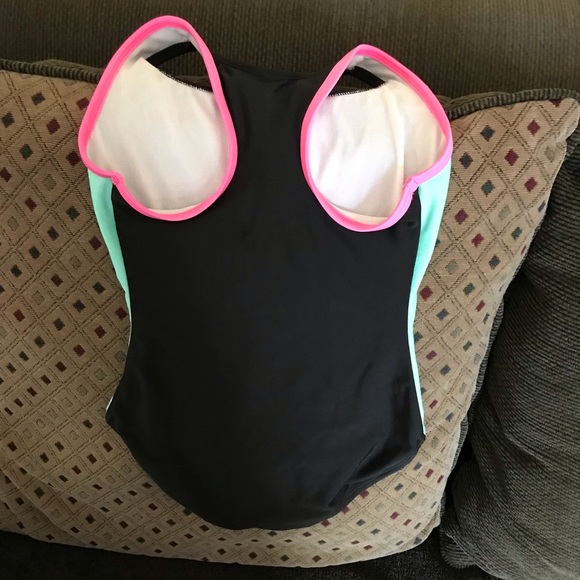 swimsuit size S. - Picture 2 of 6